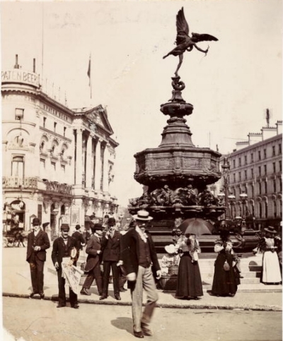 Piccadilly Circus 1900.jpg. Click on the picture to enlarge